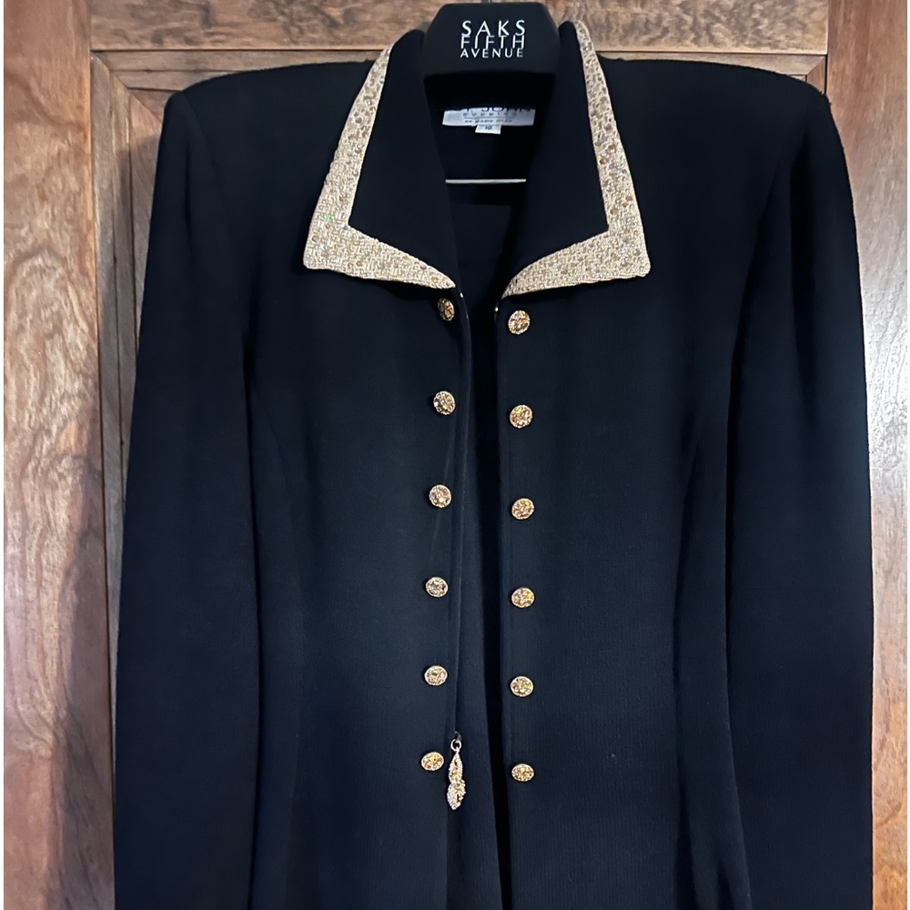 St. John’s skirt suit size 10